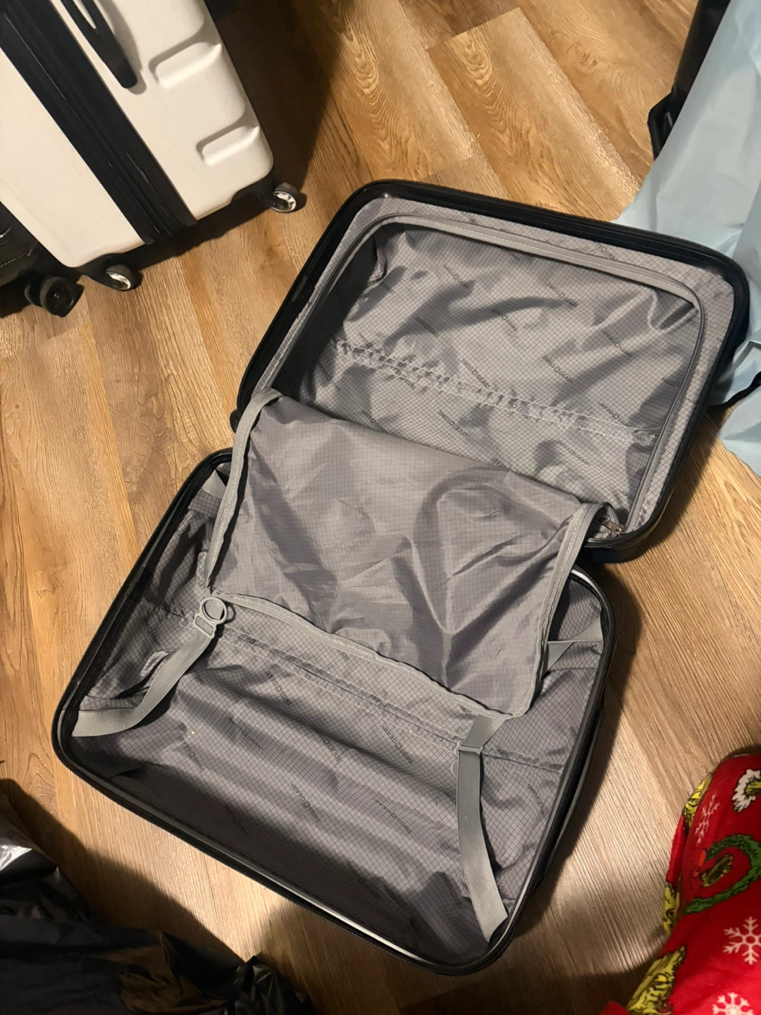 Swiss gear Navy Blue Hardside Spinner Suitcase - photo 2