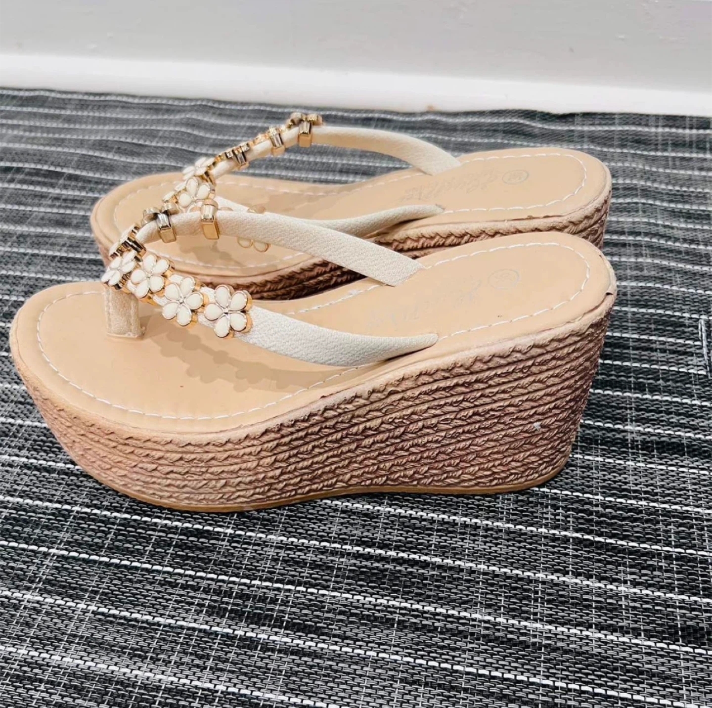 Women's Wedge Flip Flops Size 36