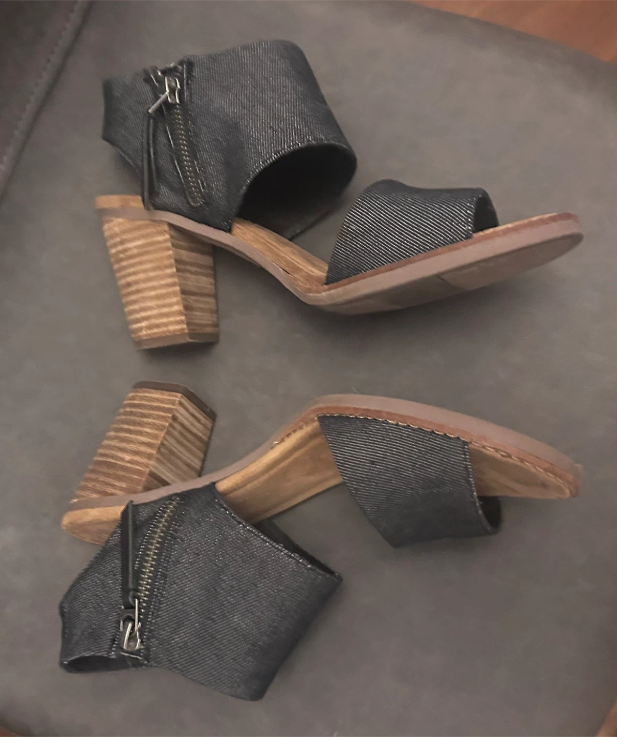 Toms Sandals - 7.5 - photo 4