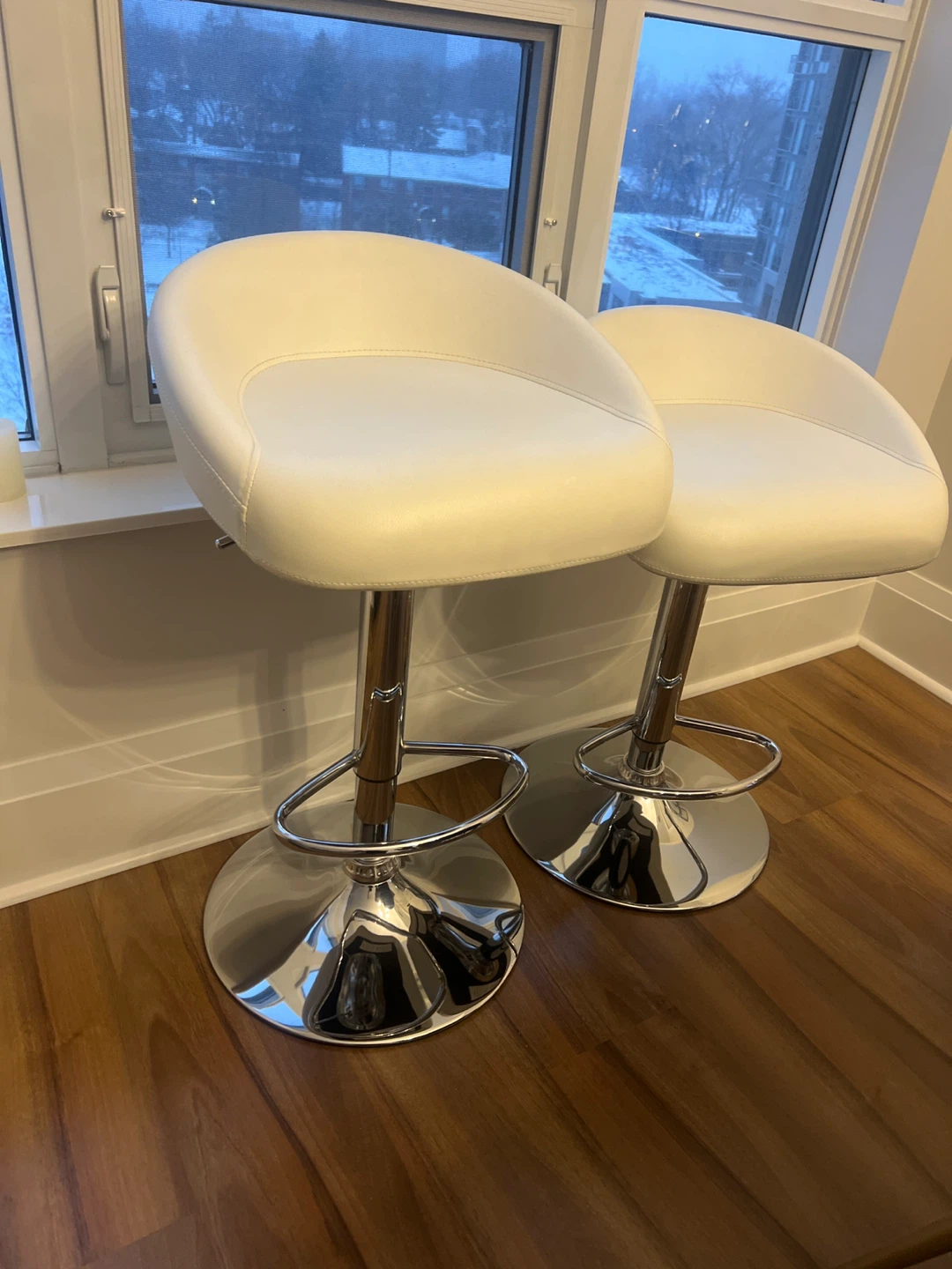 White Faux Leather Bar Stools (Set of 2) - photo 4