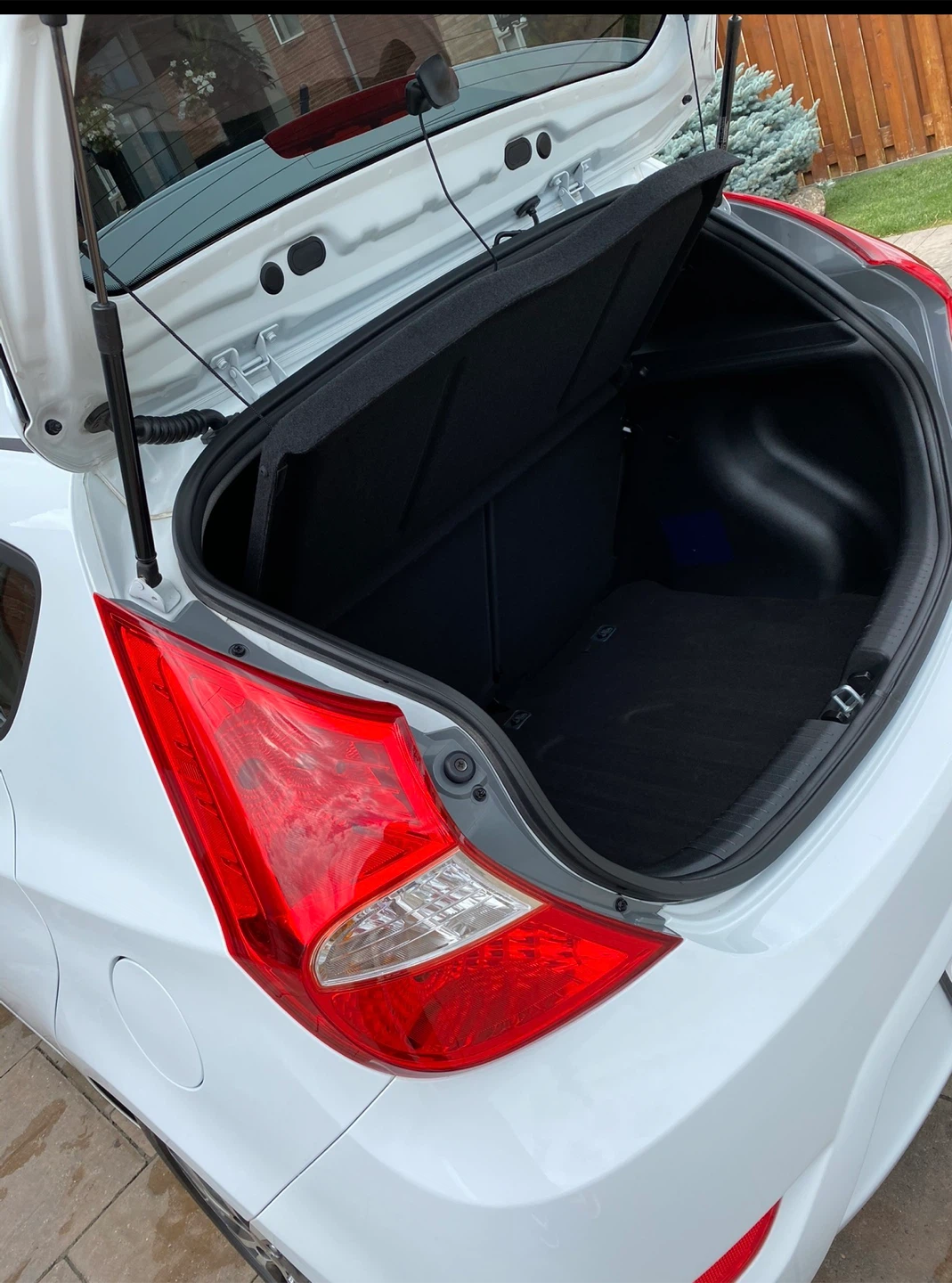 Hyundai Accent 2017 w Winter Tires - photo 4