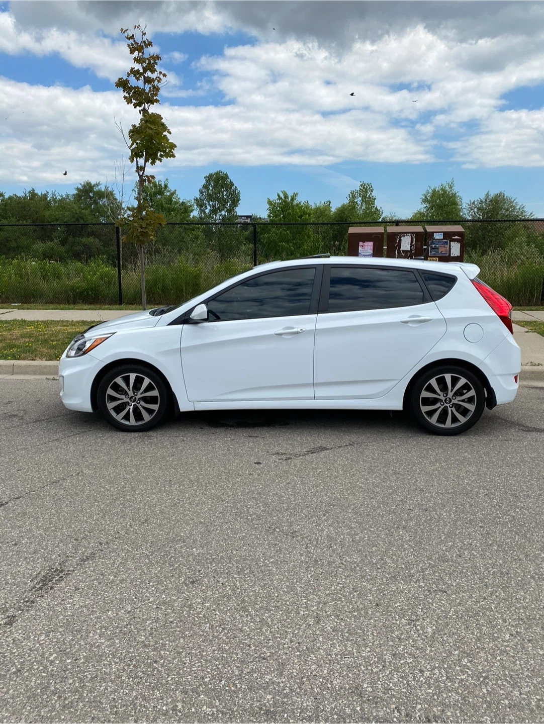 Hyundai Accent 2017 w Winter Tires - photo 3