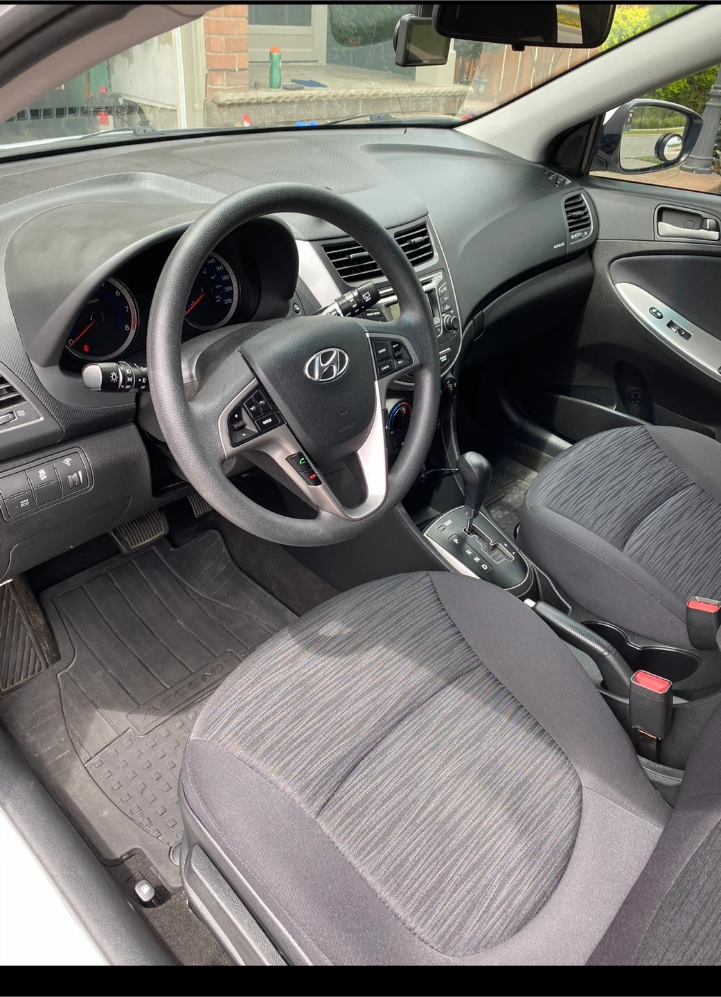 Hyundai Accent 2017 w Winter Tires - photo 5