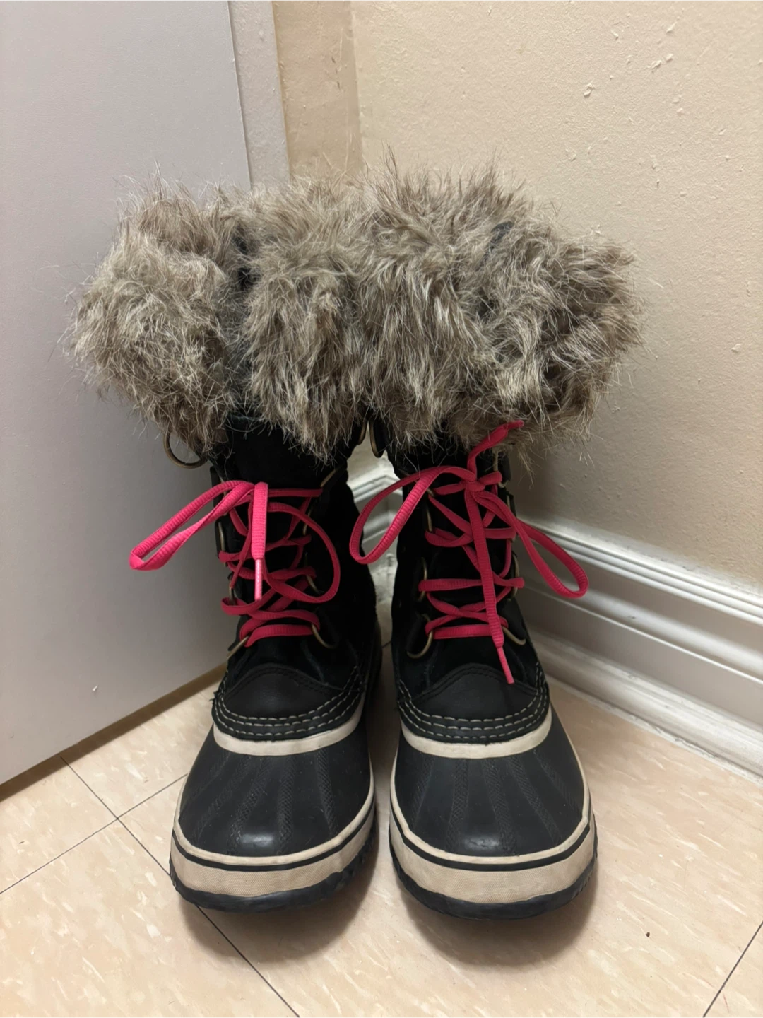 Sorel Women's Joan of Arctic Boots Black Fur Trim
