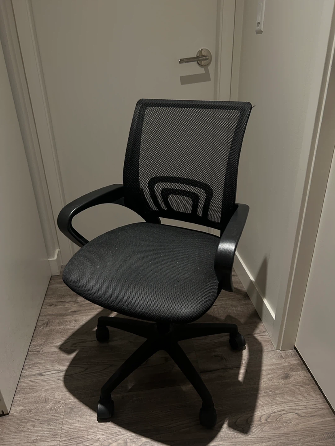 Black Mesh Office Chair - photo 3