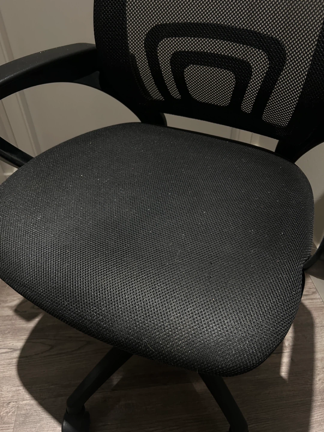 Black Mesh Office Chair - photo 2