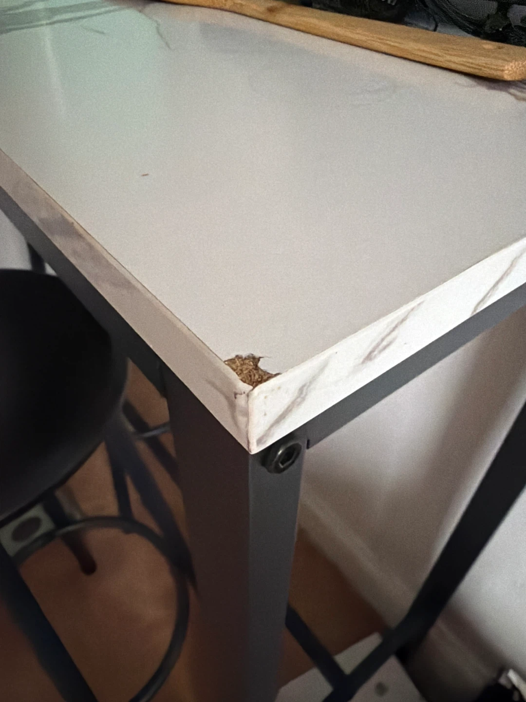 39.4" Bar Table with 2 Stools - photo 3