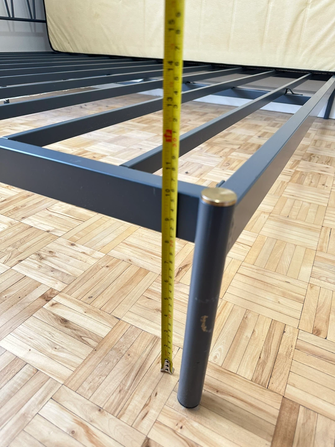 King size bed frame - photo 3