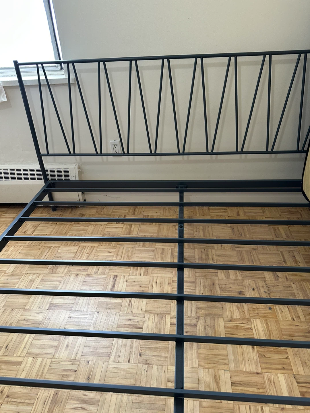King size bed frame - photo 2