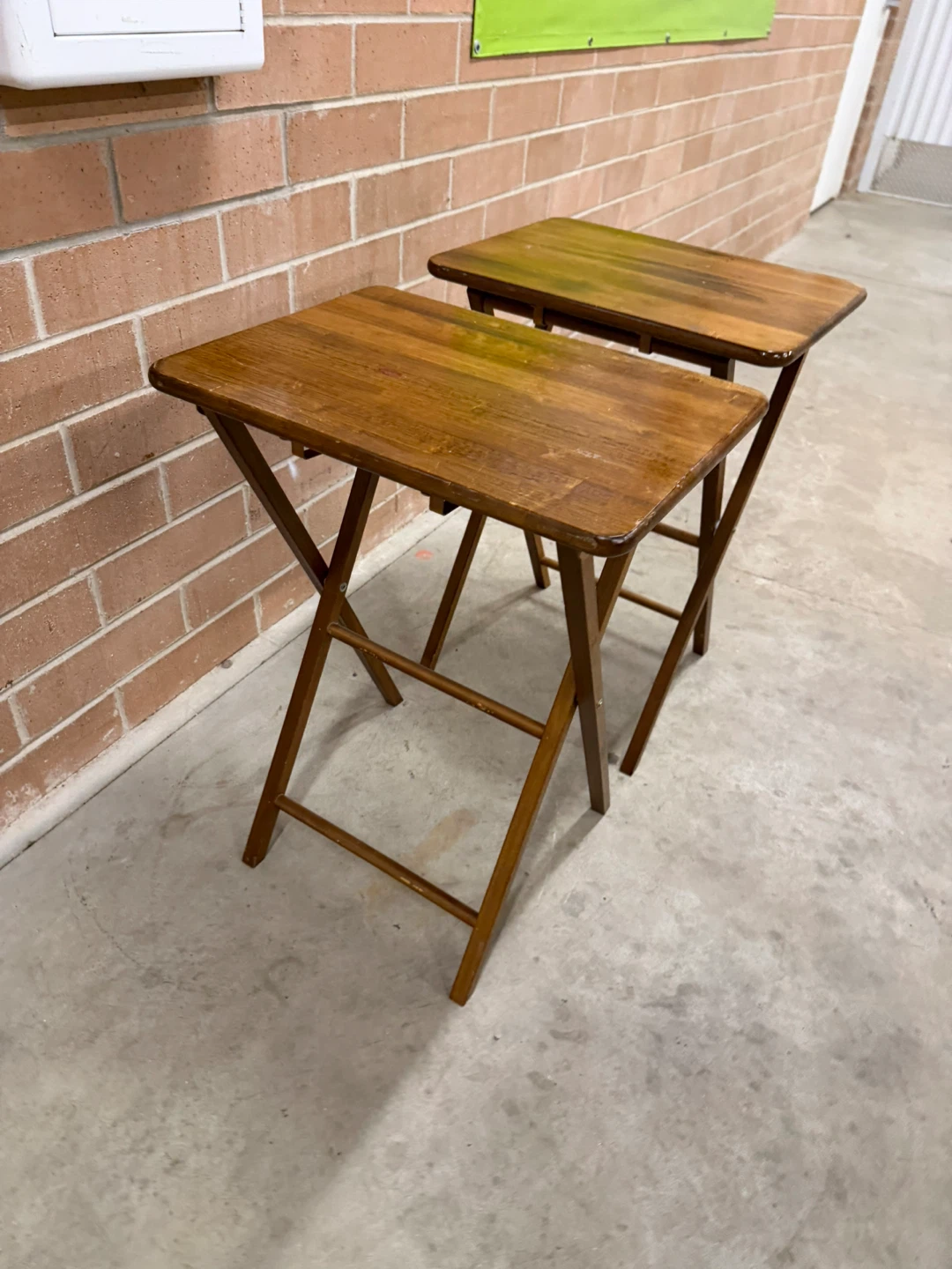 Set of 2 End Tables - photo 2