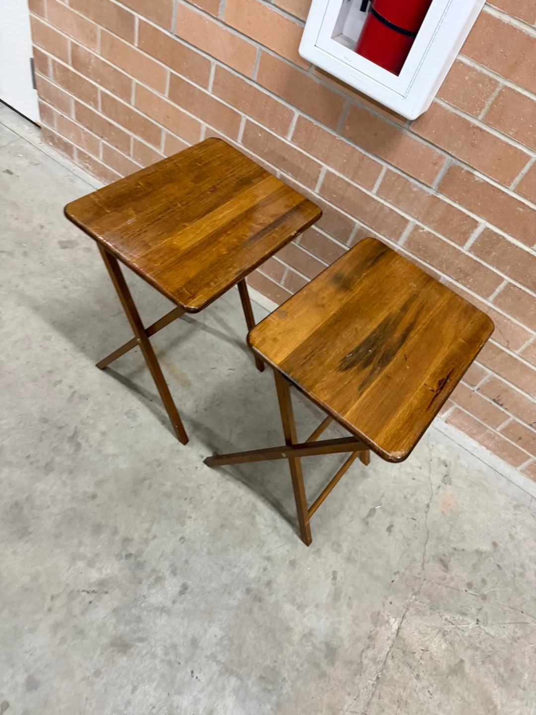 Set of 2 End Tables - photo 3