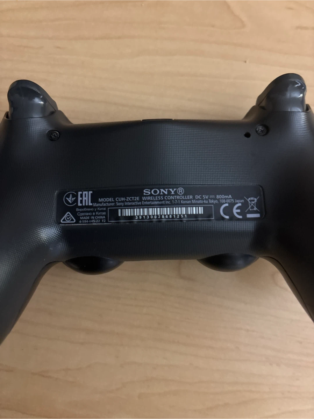 Sony PlayStation 4 DualShock 4 Wireless Controller CUH-ZCT2E - photo 2