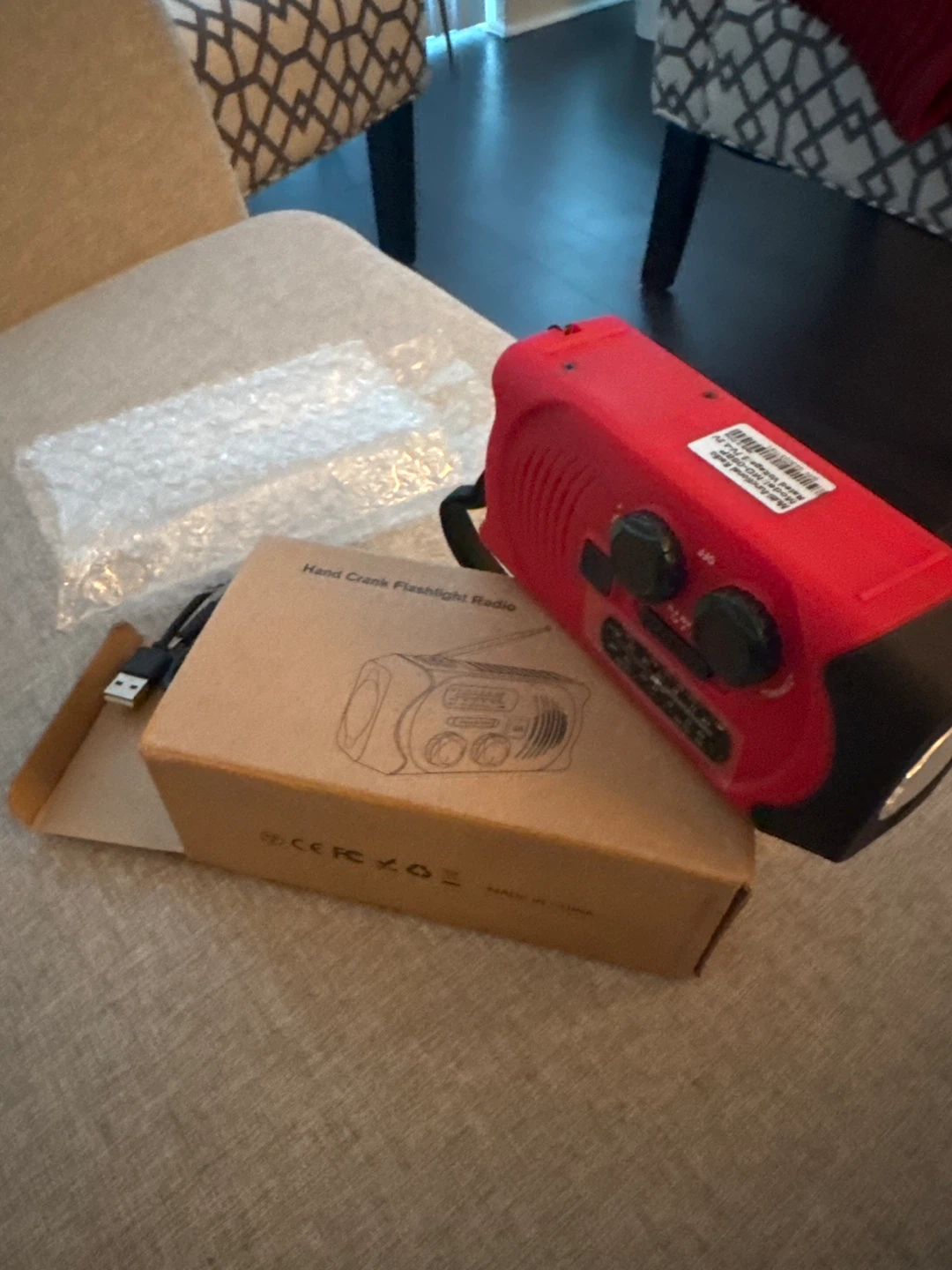 Hand Crank Emergency Radio Flashlight