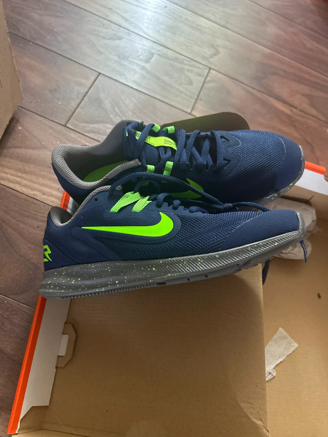 Nike Downshifter Running Shoes size4 NEW