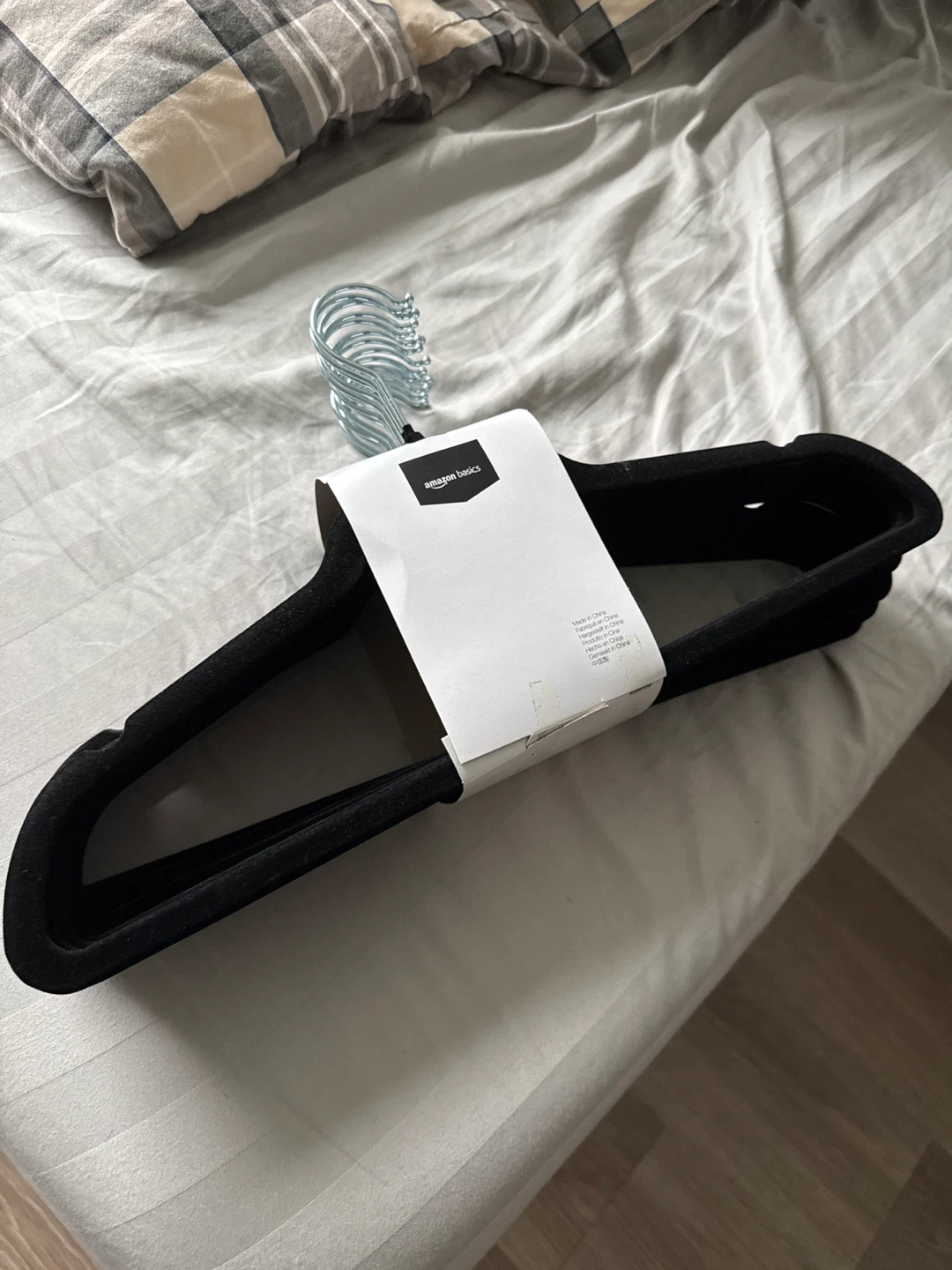 Amazon Basics Black Velvet Hangers (Set of ?? )