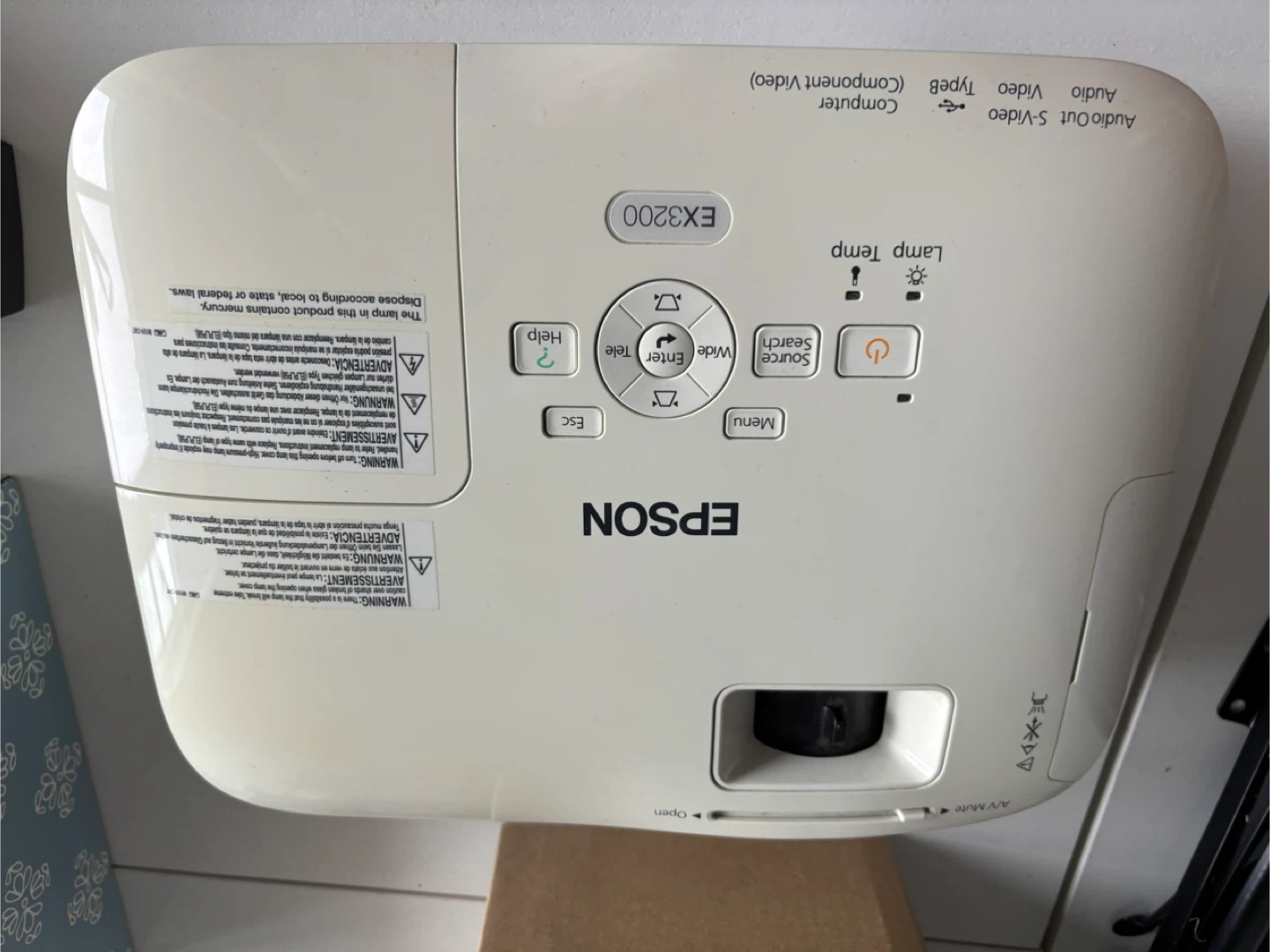 Epson EX3200 Projector with Lamp. Spare bulb included. - photo 2