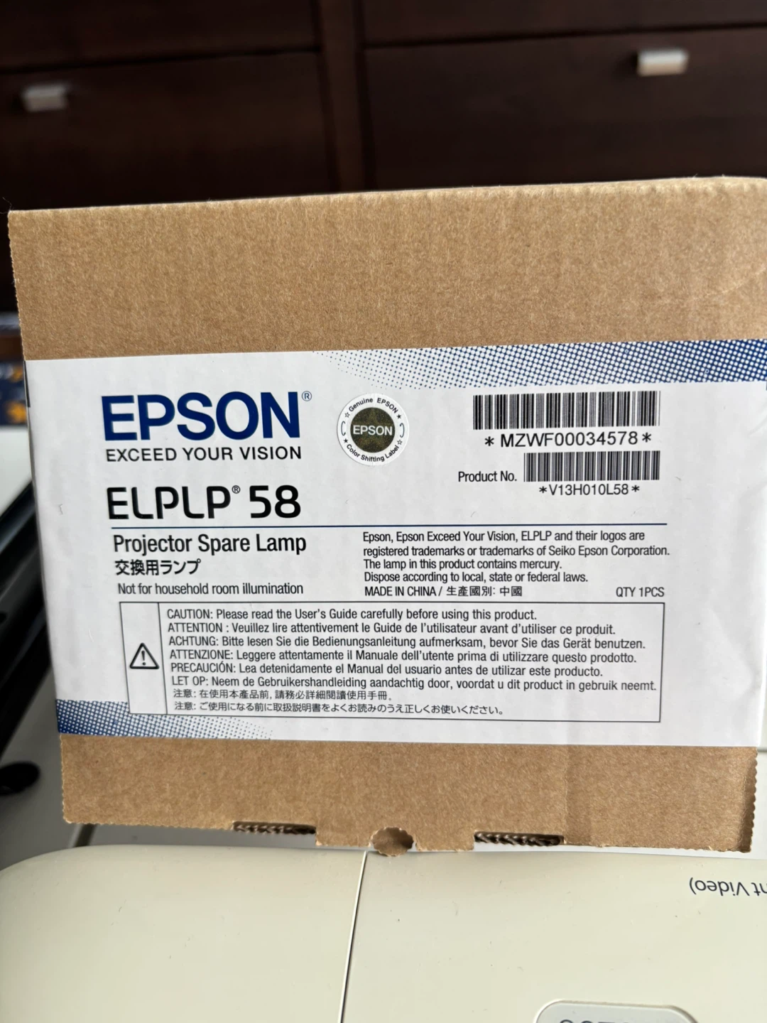Epson EX3200 Projector with Lamp. Spare bulb included. - photo 5