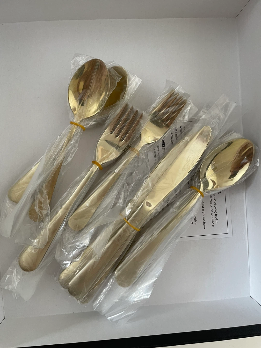 *Brand New* 40 Piece Gold Stainless Steel Cutlery Set - photo 3