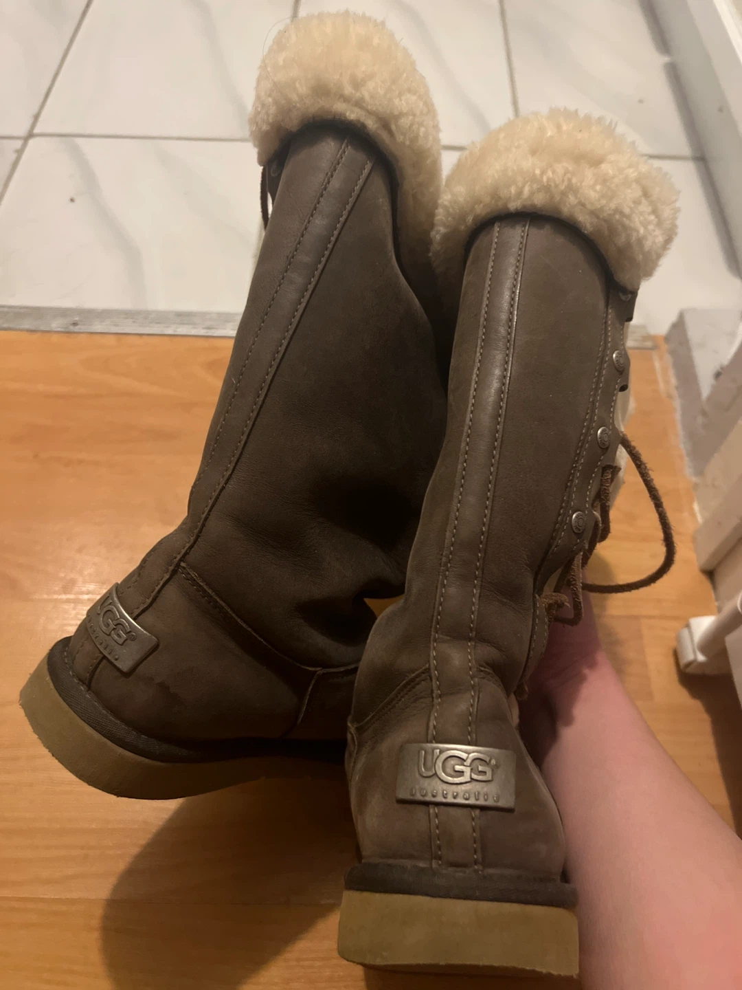 UGGs Boots - Brown Leather Lace-Up Shearling Lined🥕