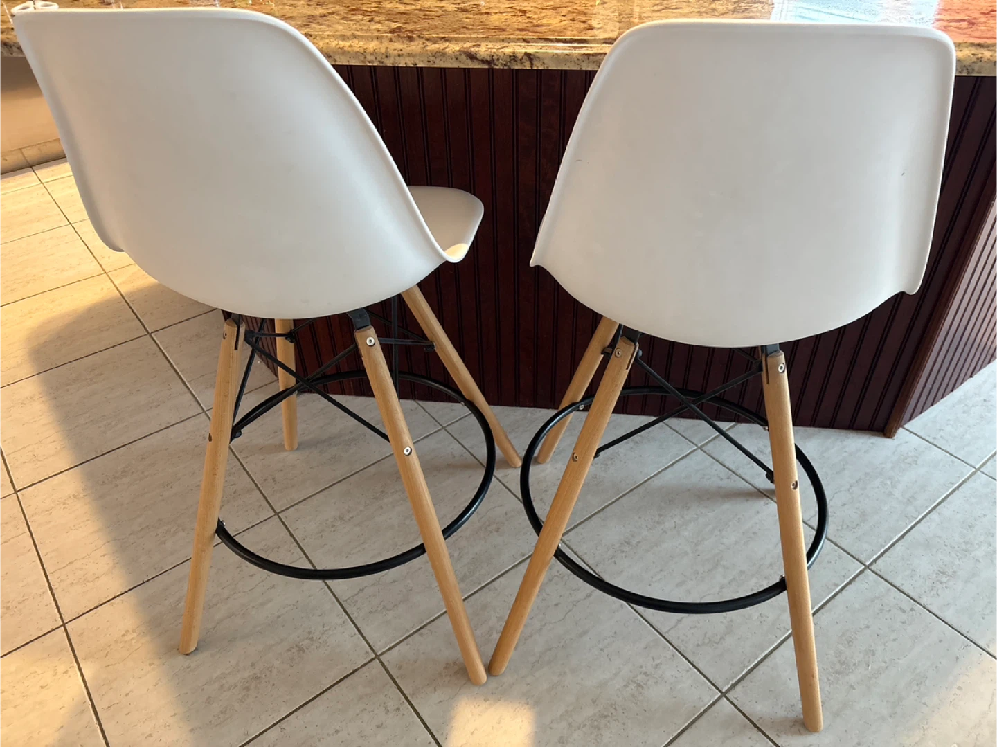 Set of 2 White Bar Stools with Wooden Legs