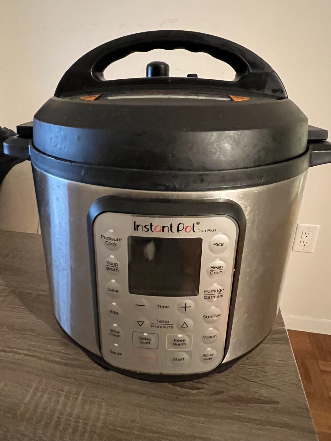 Instant Pot Duo Plus 6Qt – Works Great, Used - photo 3