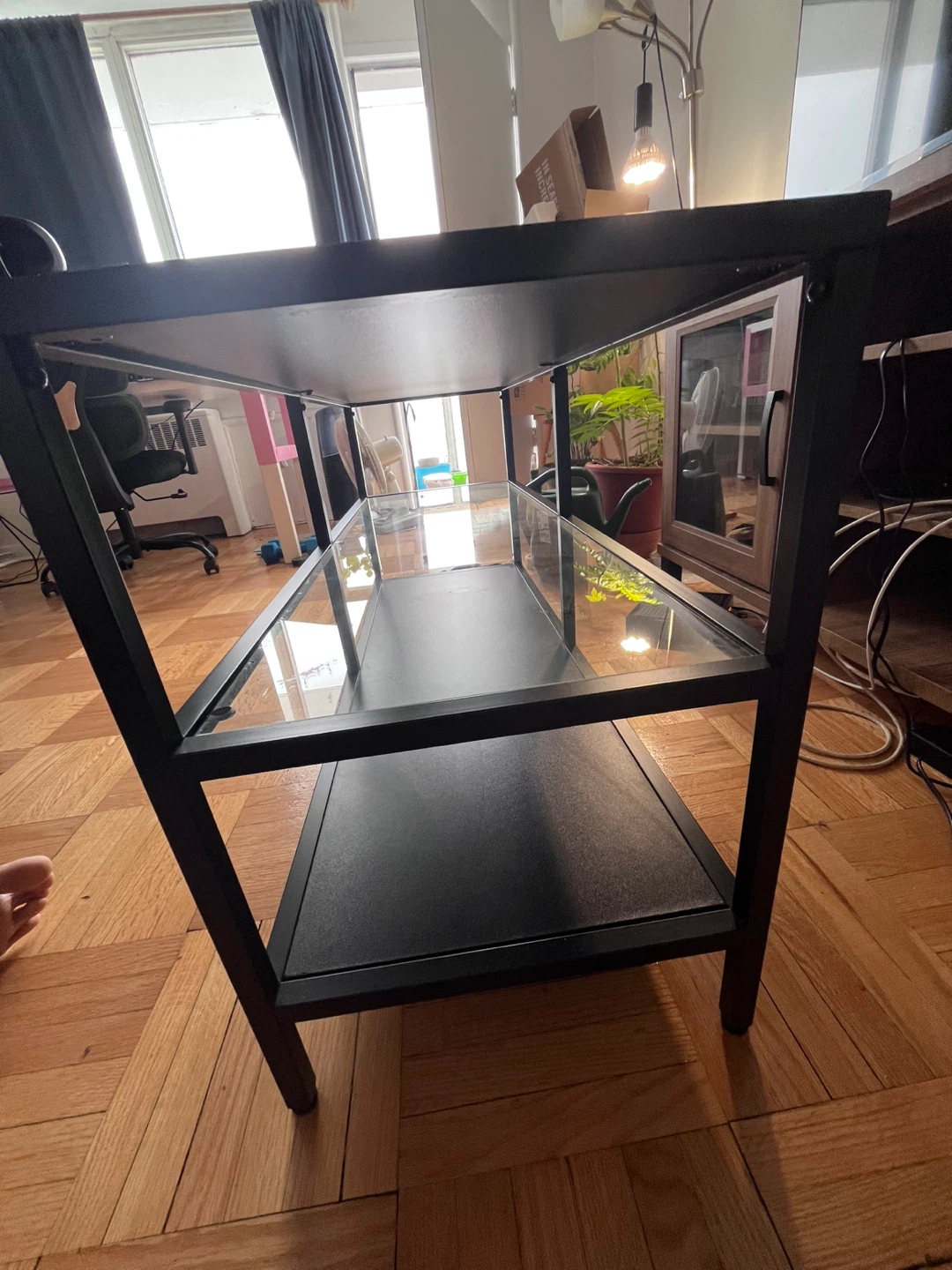 Black Metal and Glass 3-Tier Media Stand 🥕 - photo 2