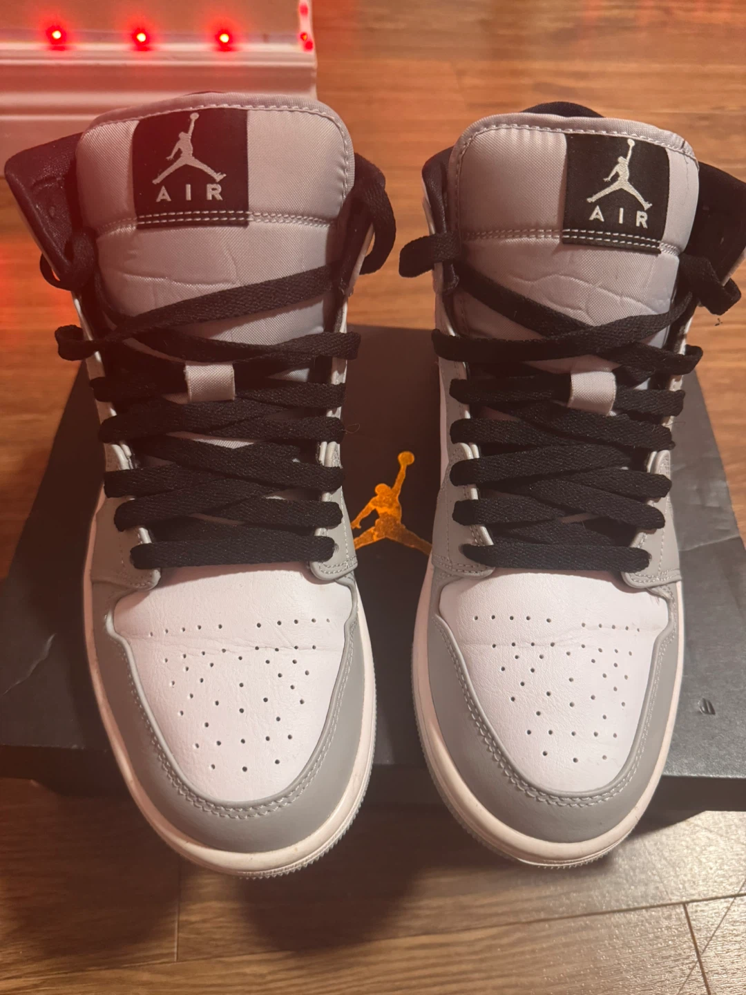 Air Jordan 1 Mid SE "Smoke Grey" Men's Size 8