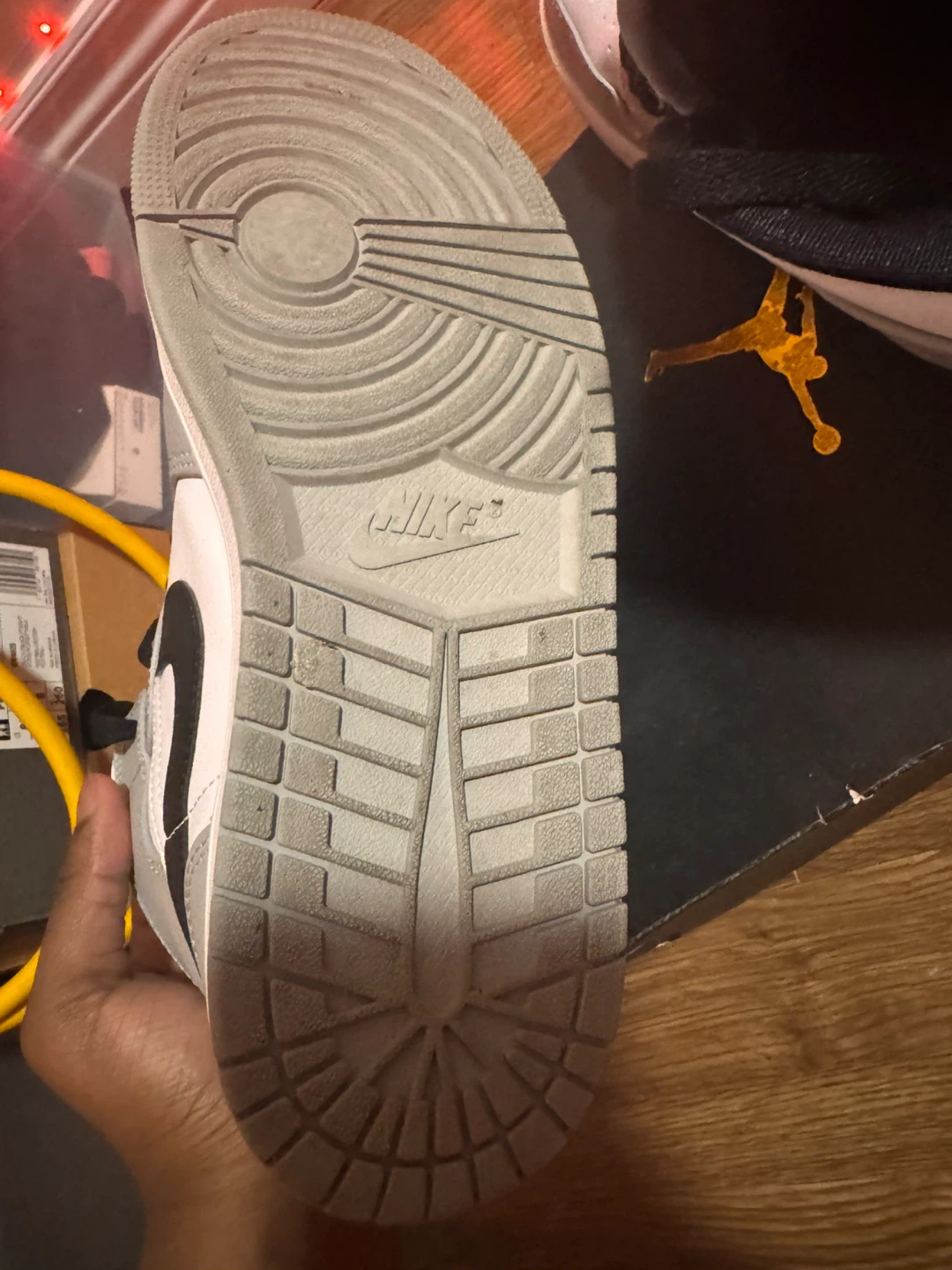 Air Jordan 1 Mid SE "Smoke Grey" Men's Size 8 - photo 4