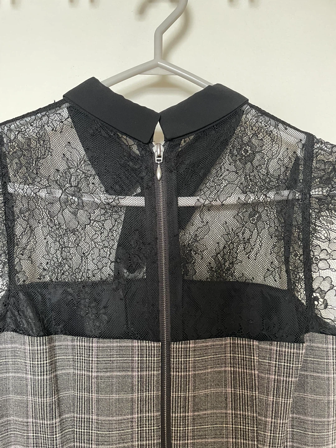 RW&CO. Black Lace and Plaid Sheath Dress Size 2 - photo 4