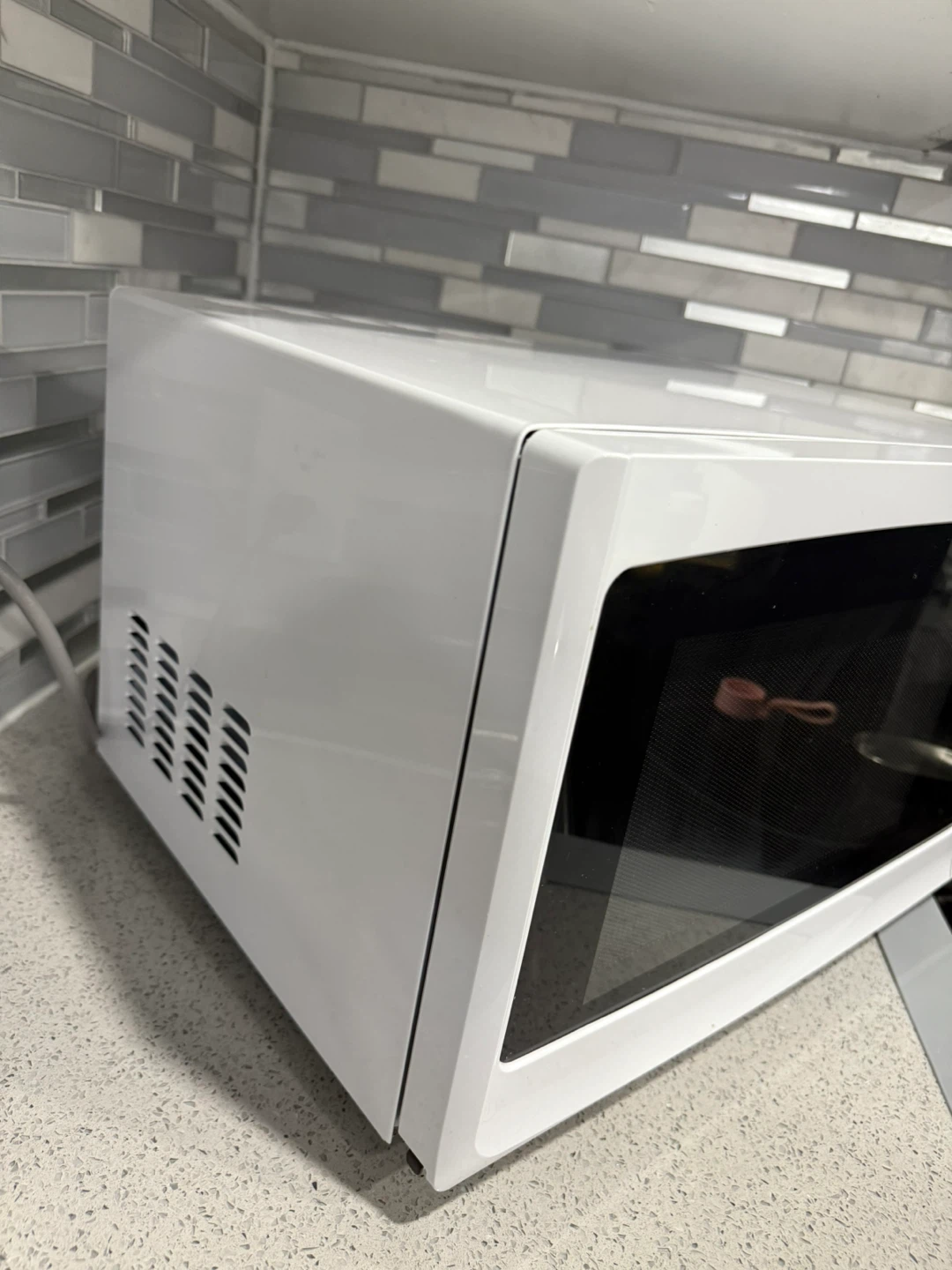Hamilton Beach White Microwave - photo 5