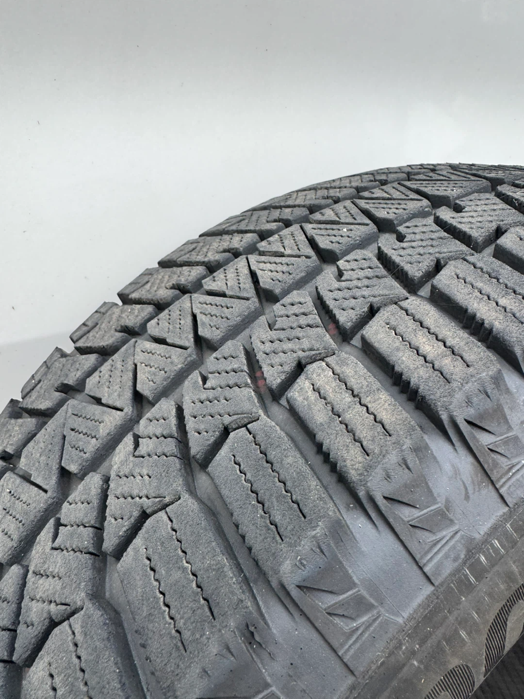 Bridgestone Studless Winter Tire 235/60R17 102T - photo 2