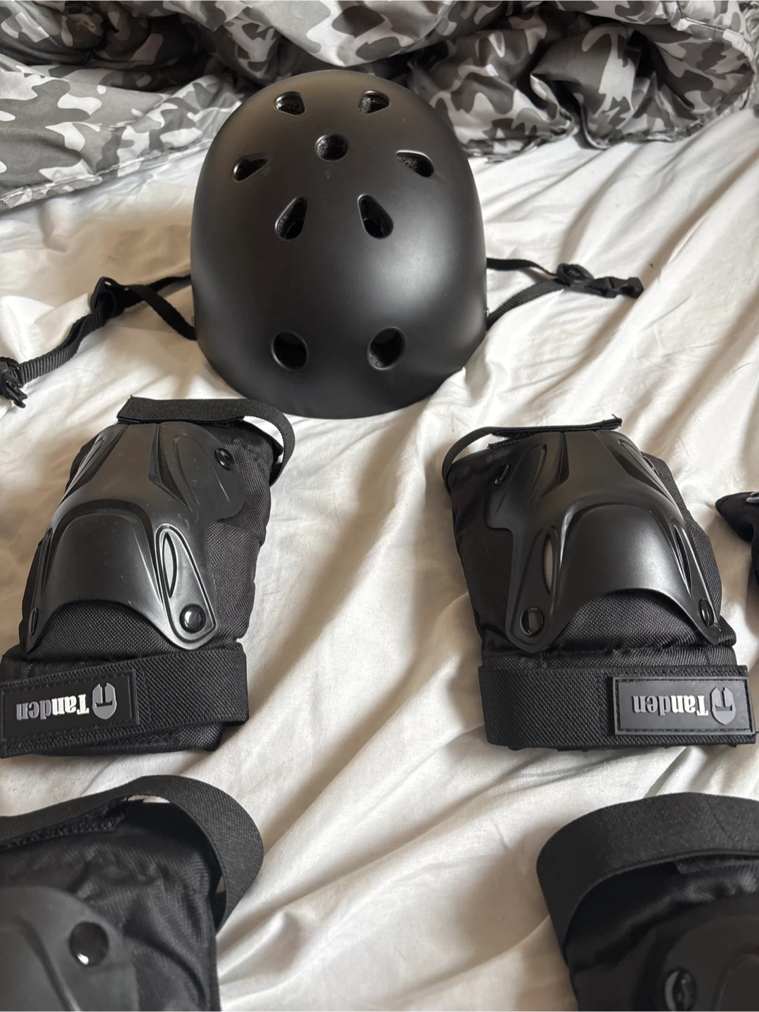 Tandem Protective Gear for Skateboarding/sports - photo 2