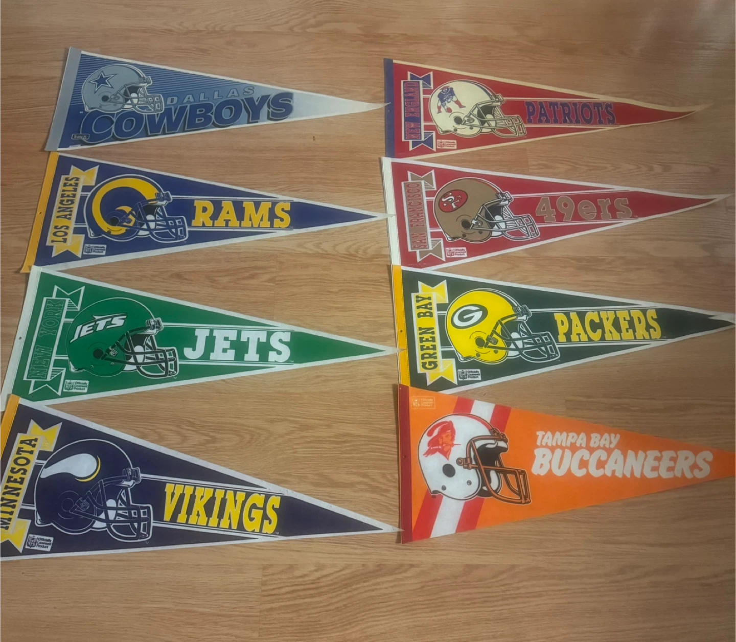 Vintage 80s/90s Sports Pennants - photo 2