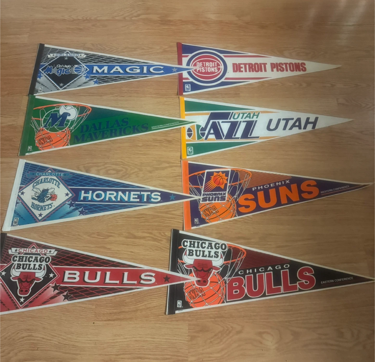 Vintage 80s/90s Sports Pennants - photo 3