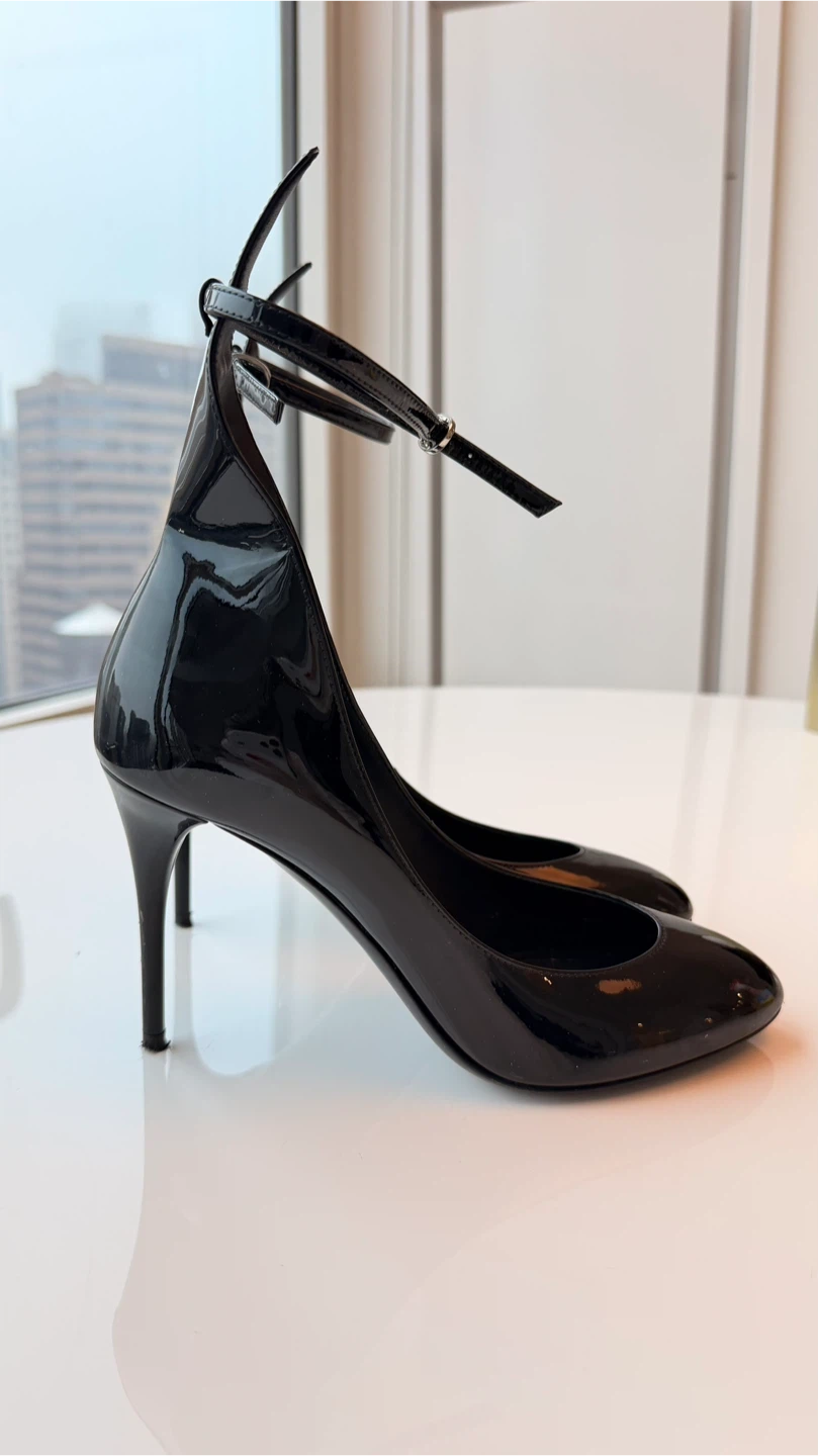 ALAÏA Black Patent Leather Ankle Strap Heels - photo 3