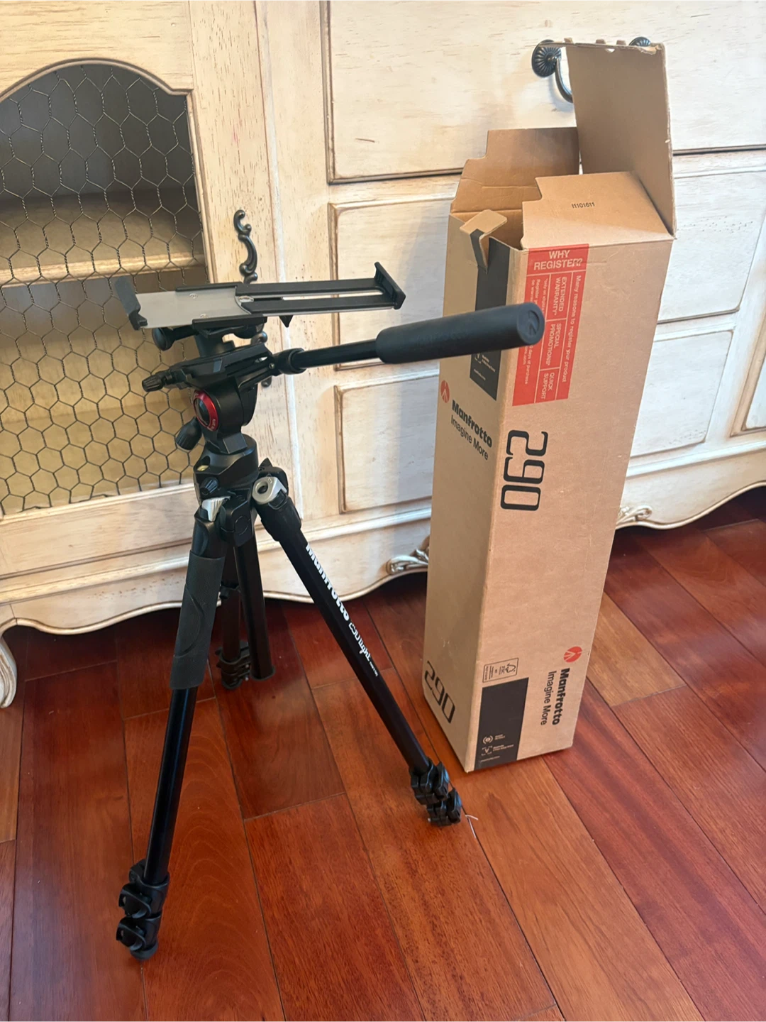 Manfrotto 290 light Tripod with tablet/phone mount addon - photo 3