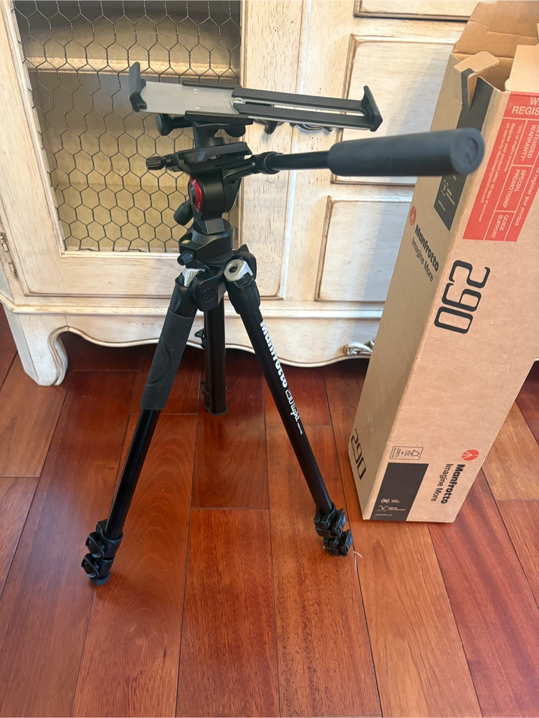 Manfrotto 290 light Tripod with tablet/phone mount addon