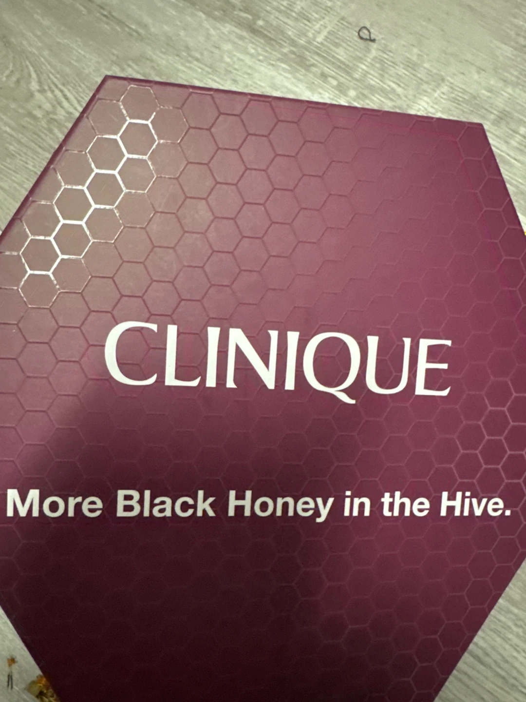 Clinique More Black Honey in the Hive Gift Set - photo 2