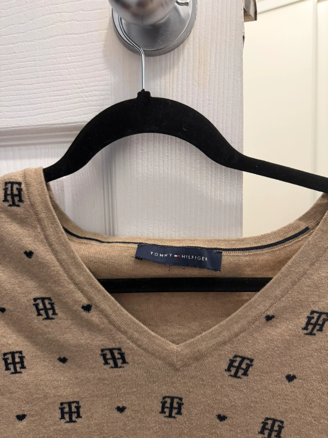 Tommy Hilfiger Women's V-Neck Sweater - photo 2