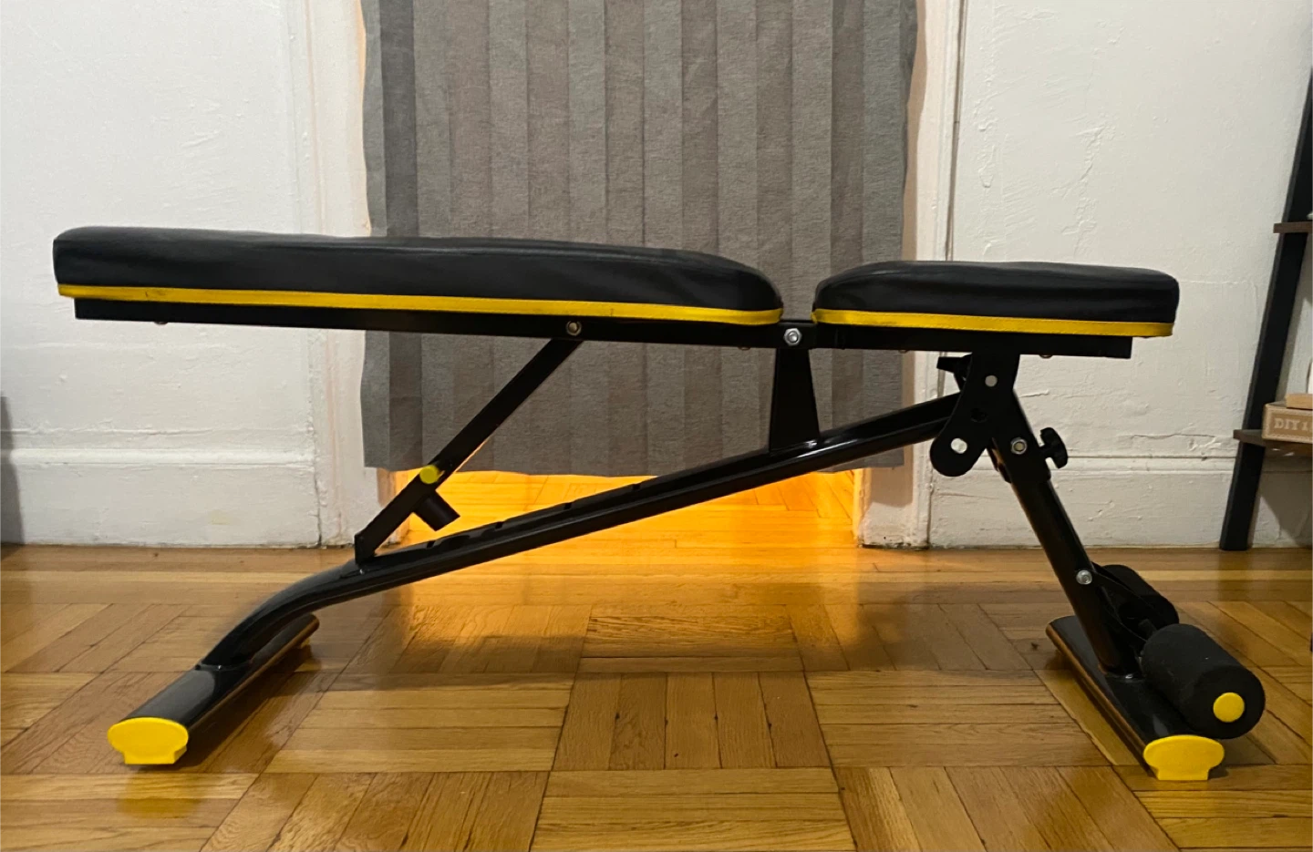 Adjustable Weight Bench