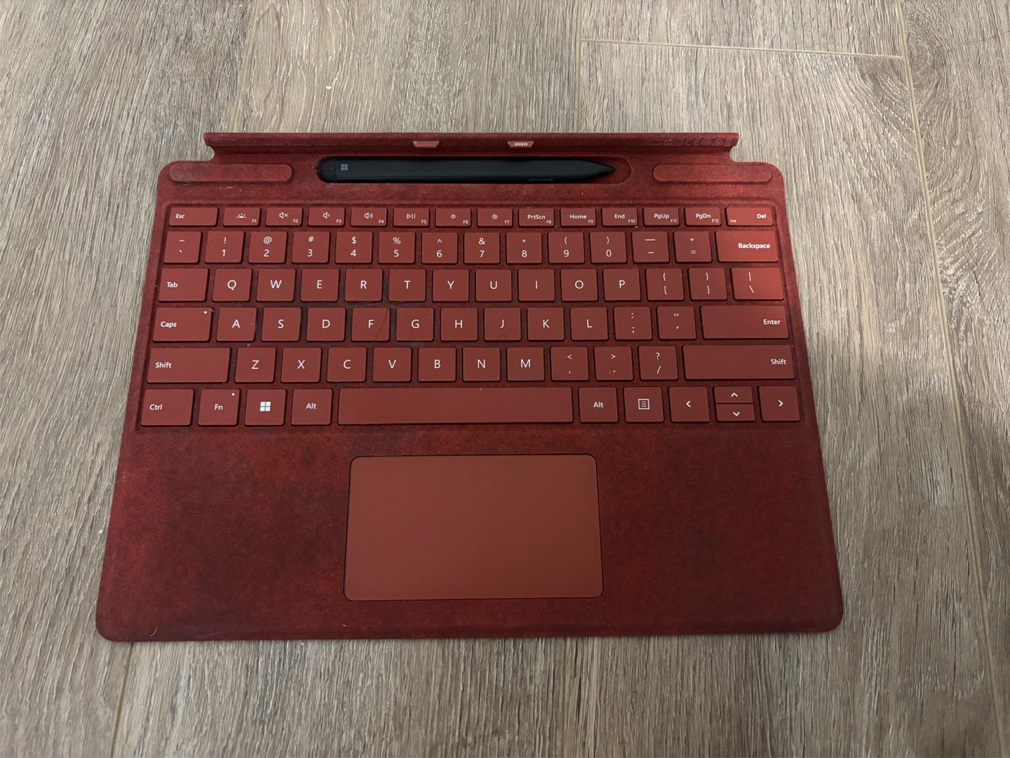Microsoft Surface Pro Signature Keyboard +Slim pen