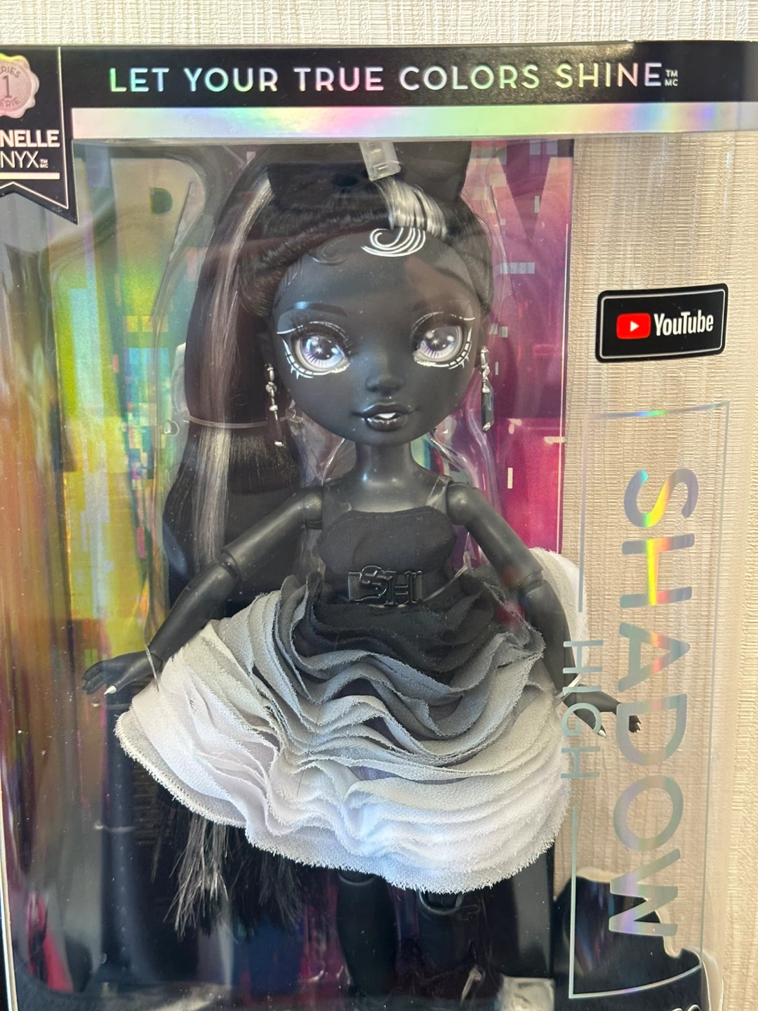 BNIB Collector Rainbow High Shadow High Shanelle Onyx Doll - photo 2