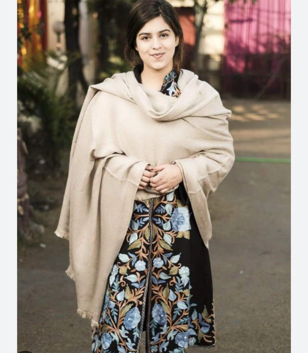 Women's Embroidered Kurti with Shawl
