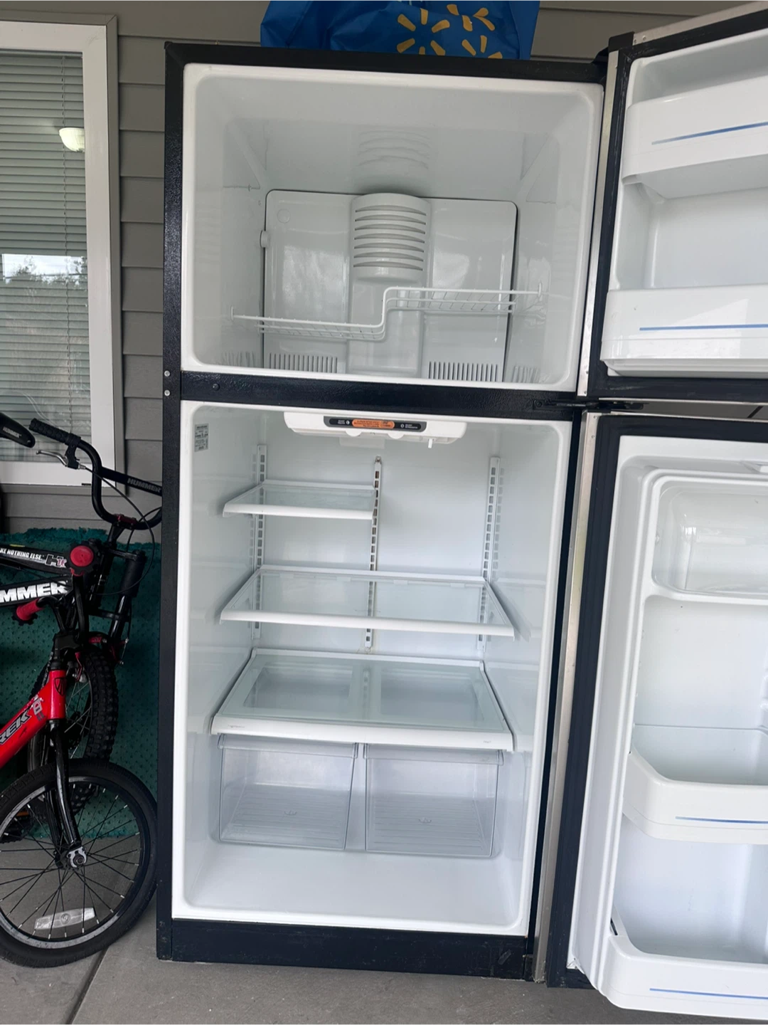 GE Top Freezer Refrigerator - photo 2