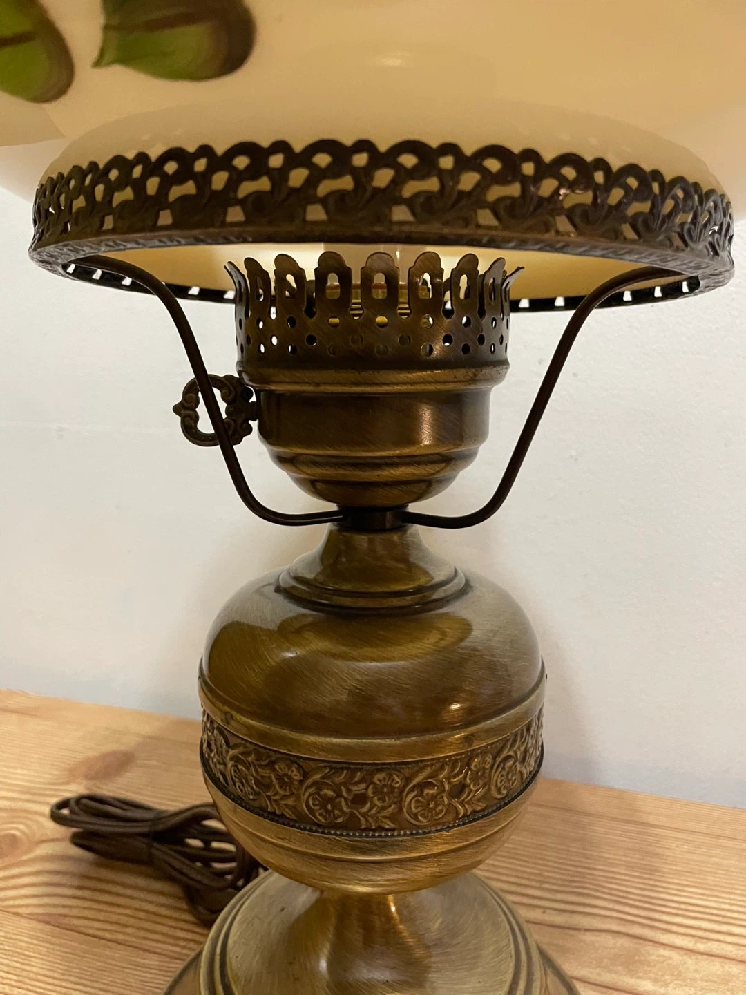 Vintage Floral Table Lamp - photo 2
