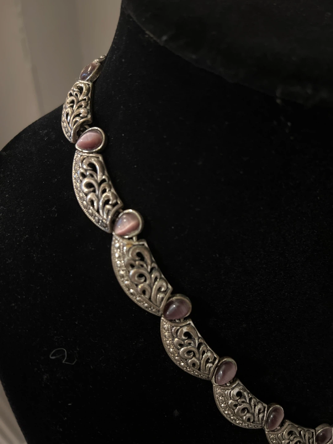 Vintage silver tone statement necklace with purple stones - photo 4