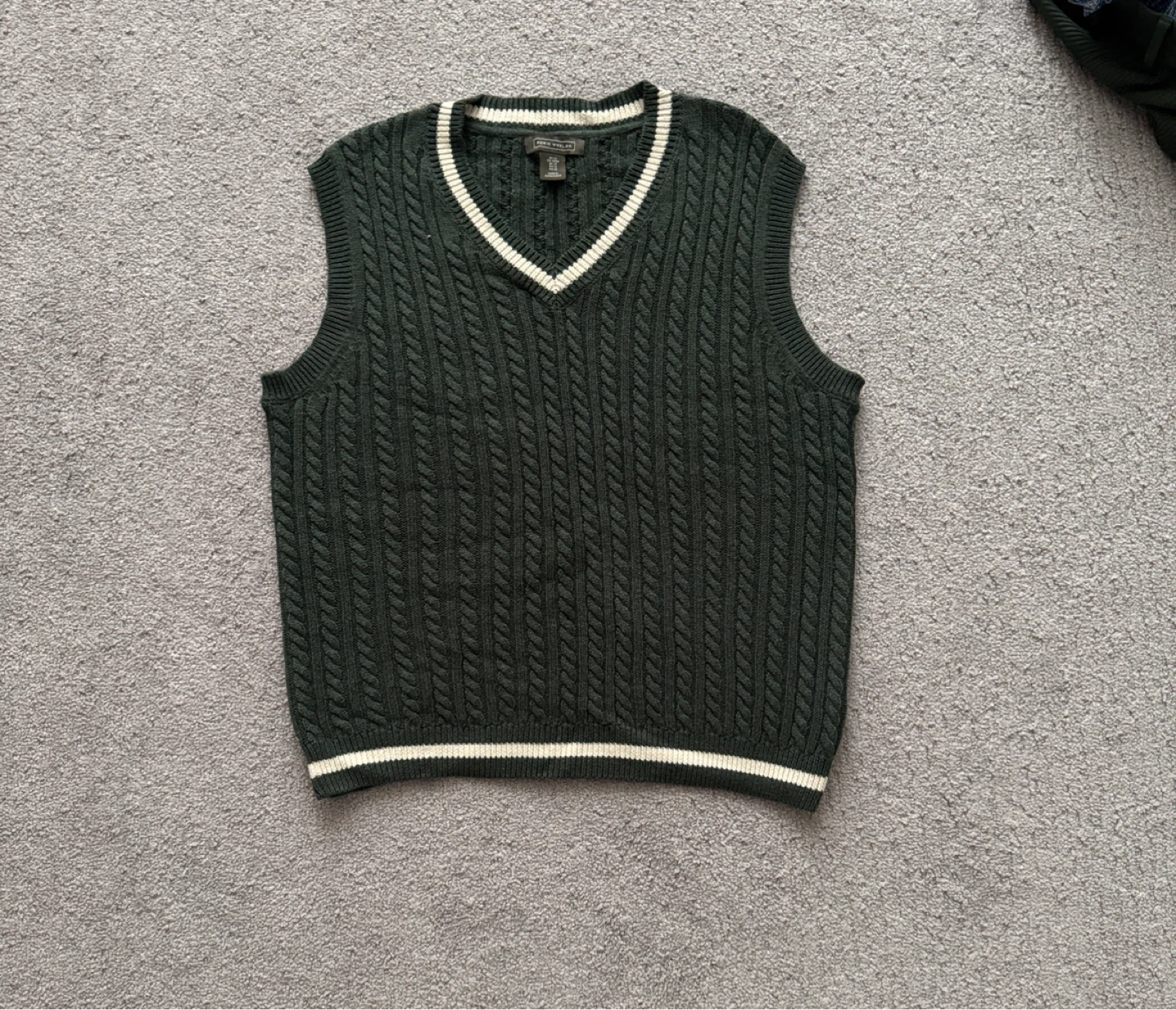 Green cable knit sweater vest - photo 2