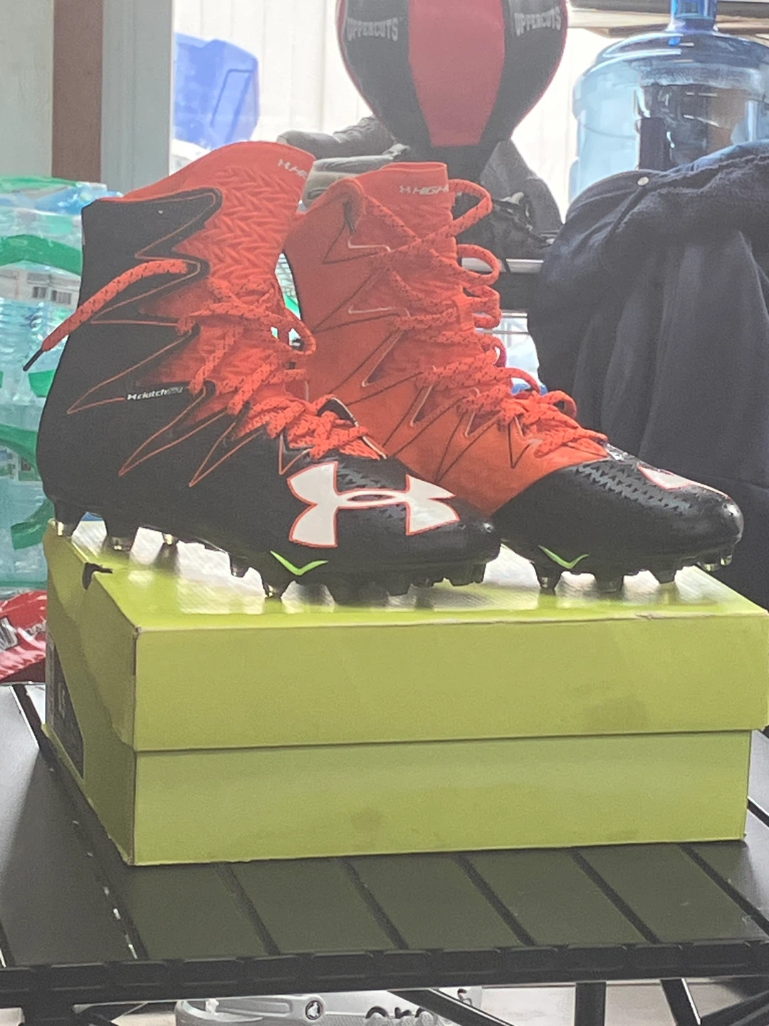 Under Armour Football Cleats - Men's Size 9.5