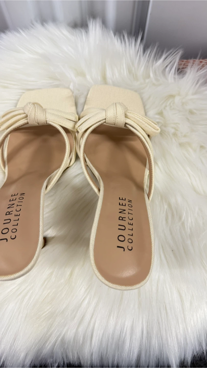 Journee Collection Women's Heeled Mules Cream Bow Detail Size 8 - photo 3