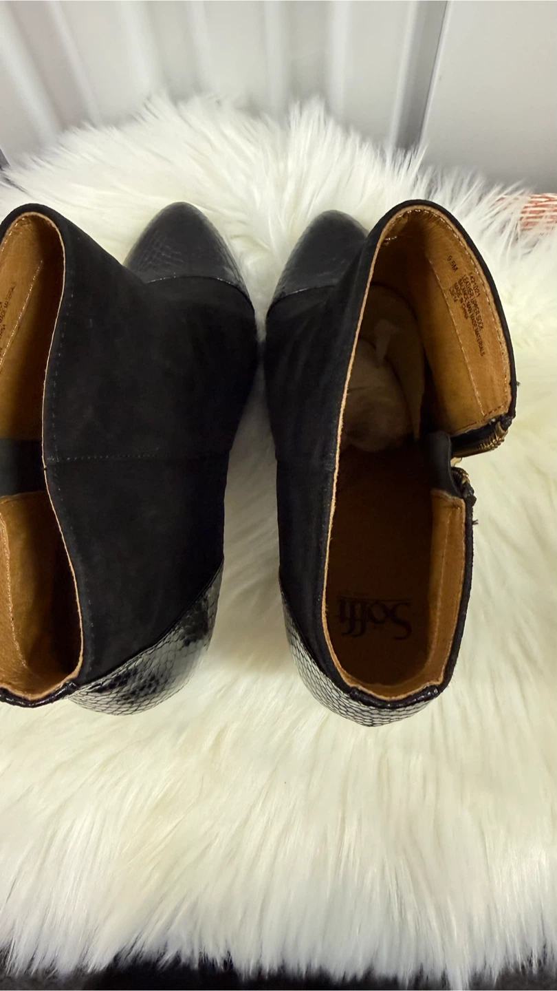 SOFFT Black Suede & Snake Embossed Heel Booties - Size 9.5M - photo 5